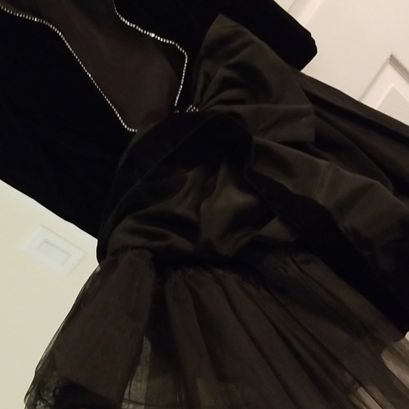Black Velvet and Taffetta Cocktail Dress - Picture 7 of 7